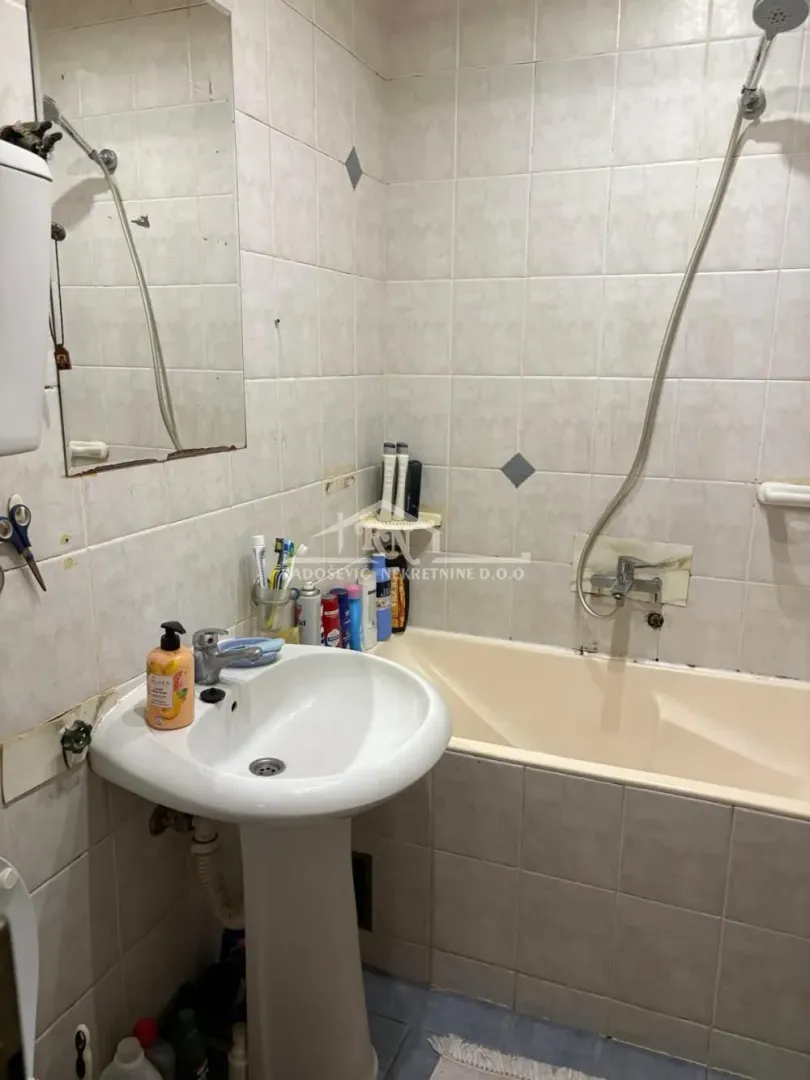 Sale, two bedroom apartment, 62m², Petlovo Brdo, Beograd