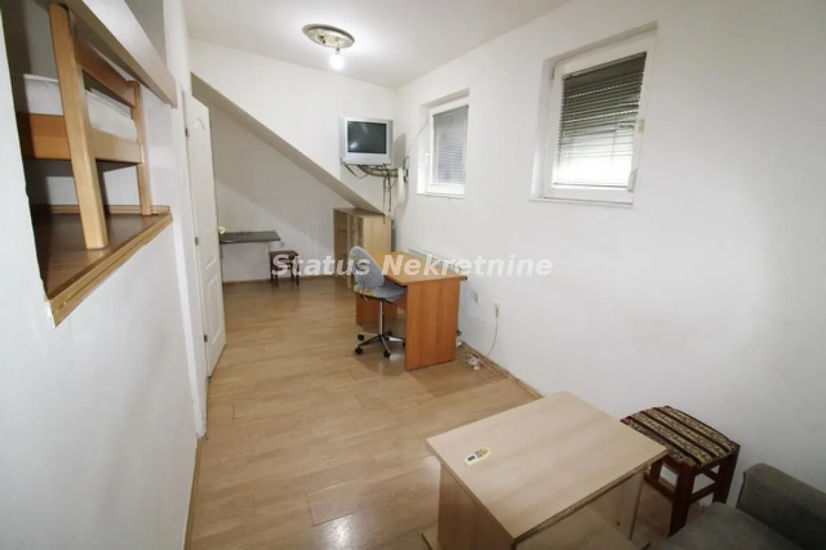 Rent, studio apartment, 27m², Bulevar Oslobodjenja, Novi Sad Sve Podlokacije