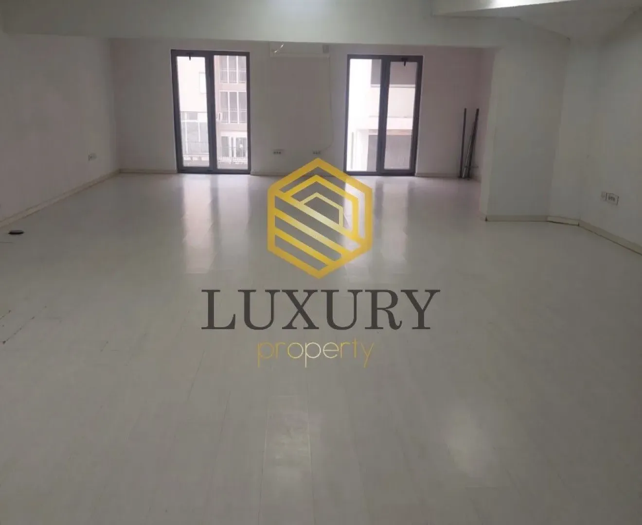 Rent, office space, 172m², 1 maj, Podgorica