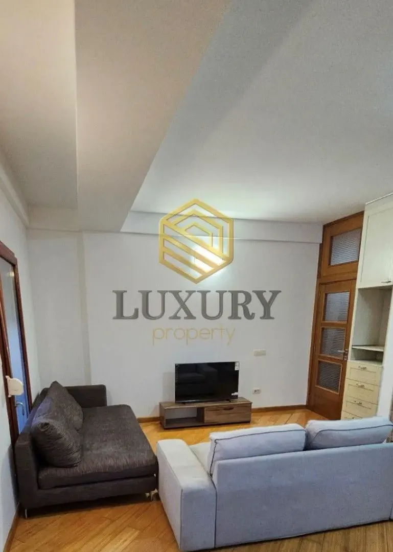 Izdavanje, dvosoban stan, 64m², Stari Aerodrom, Podgorica