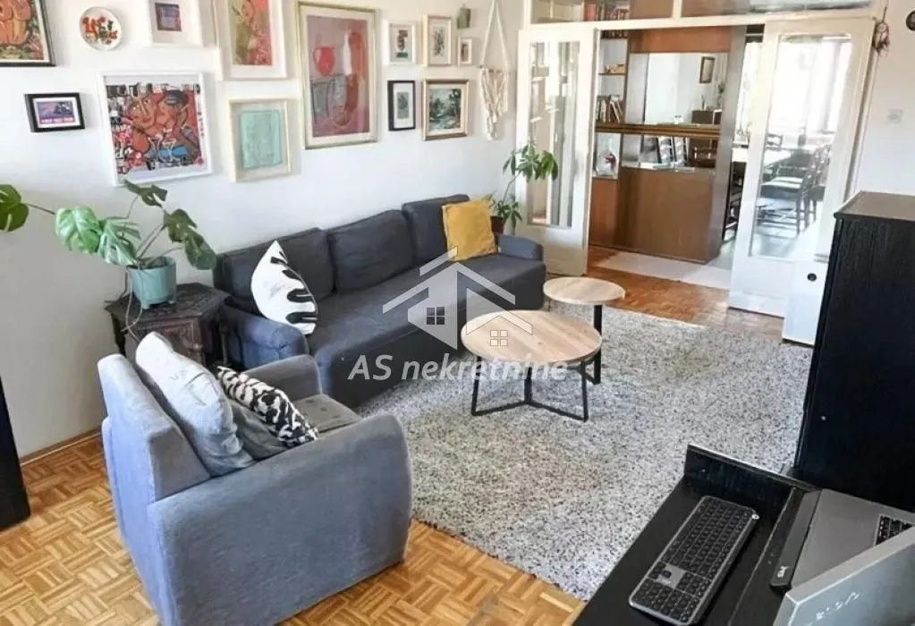 Izdavanje, četvorosoban stan, 93m², Cvetni Trg, Vračar Sve Podlokacije