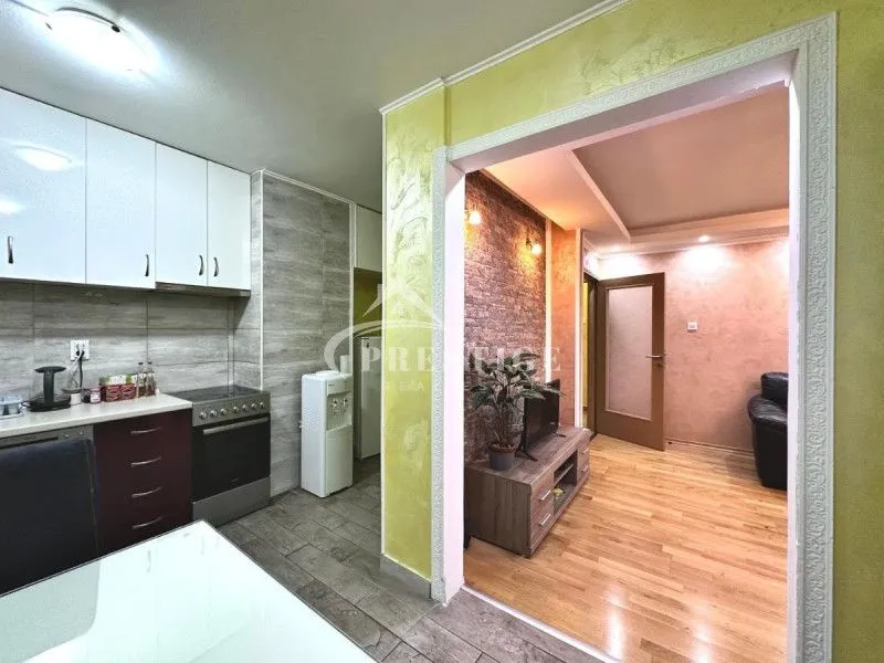 Izdavanje, dvosoban stan, 60m², Blok 5, Podgorica