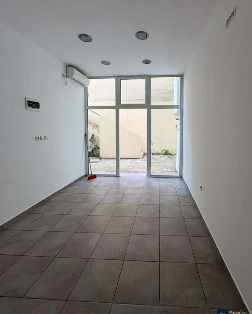 Rent, office space, 19m², Centar, Bar