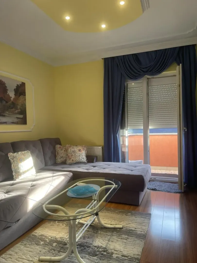 Izdavanje, dvosoban stan, 58m², Altina, Beograd