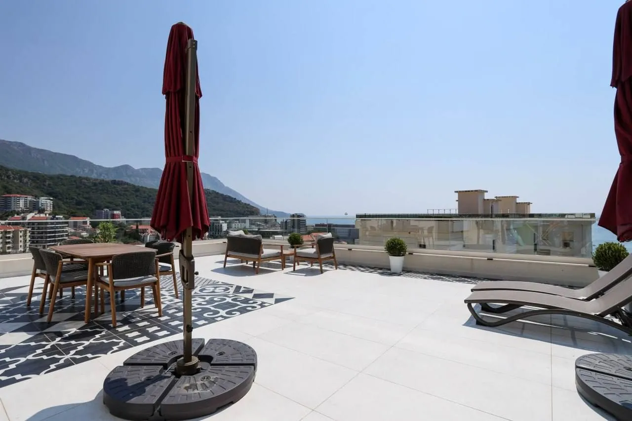 Stan-na-dan, jednosoban stan, 155m², Bečići, Budva