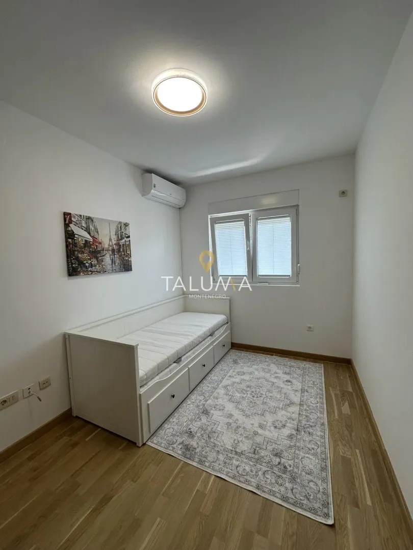 Rent, two bedroom apartment, 71m², City Kvart, Podgorica