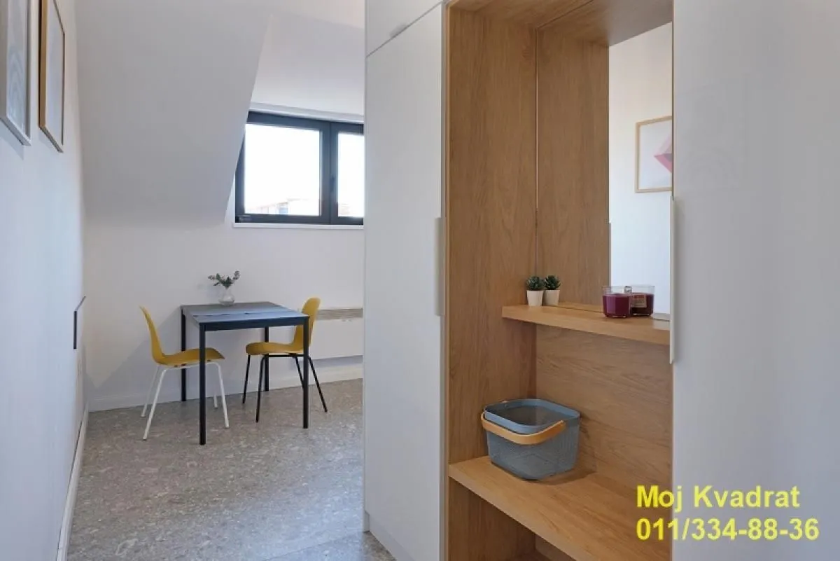 Prodaja, četvorosoban stan, 109m², Zemun Centar, Zemun Sve Podlokacije