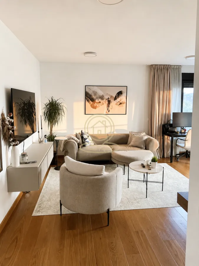 Rent, four bedroom apartment, 99m², Crveni Krst, Beograd