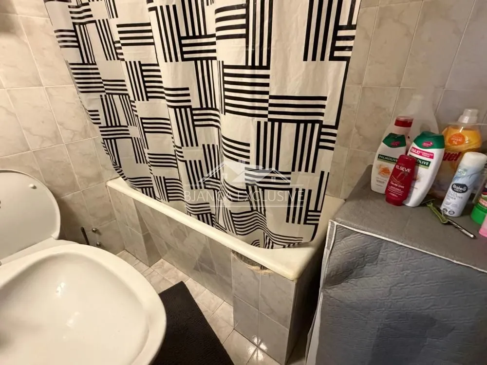 Prodaja, trosoban stan, 82m², Novi Beograd Sve Podlokacije, Beograd