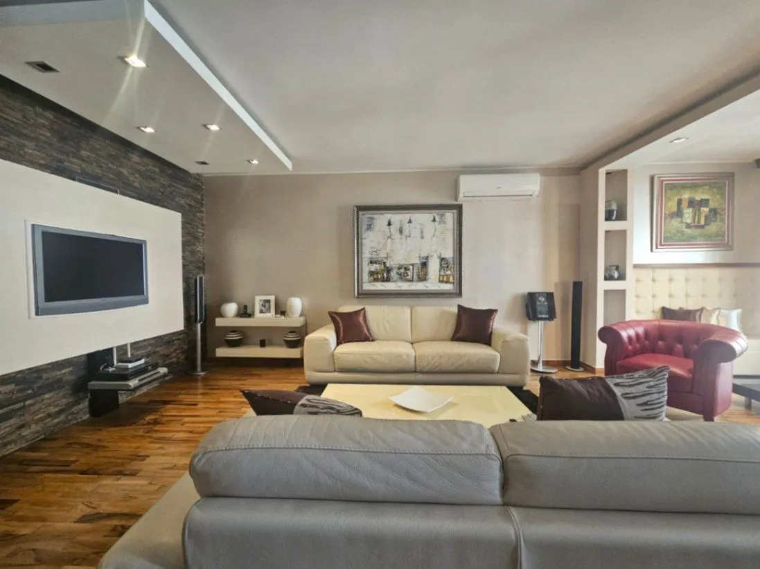 Sale, two bedroom apartment, 80m², Centar, Bar