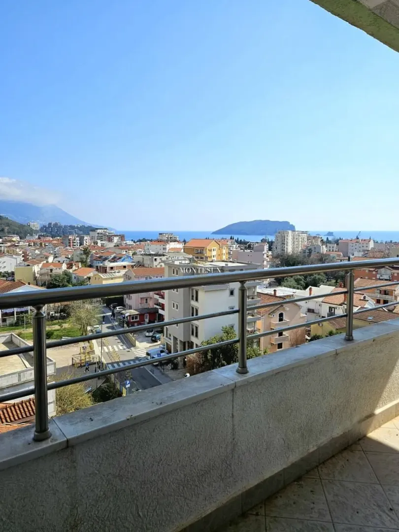 Rent, three bedroom apartment, 140m², Centar, Budva