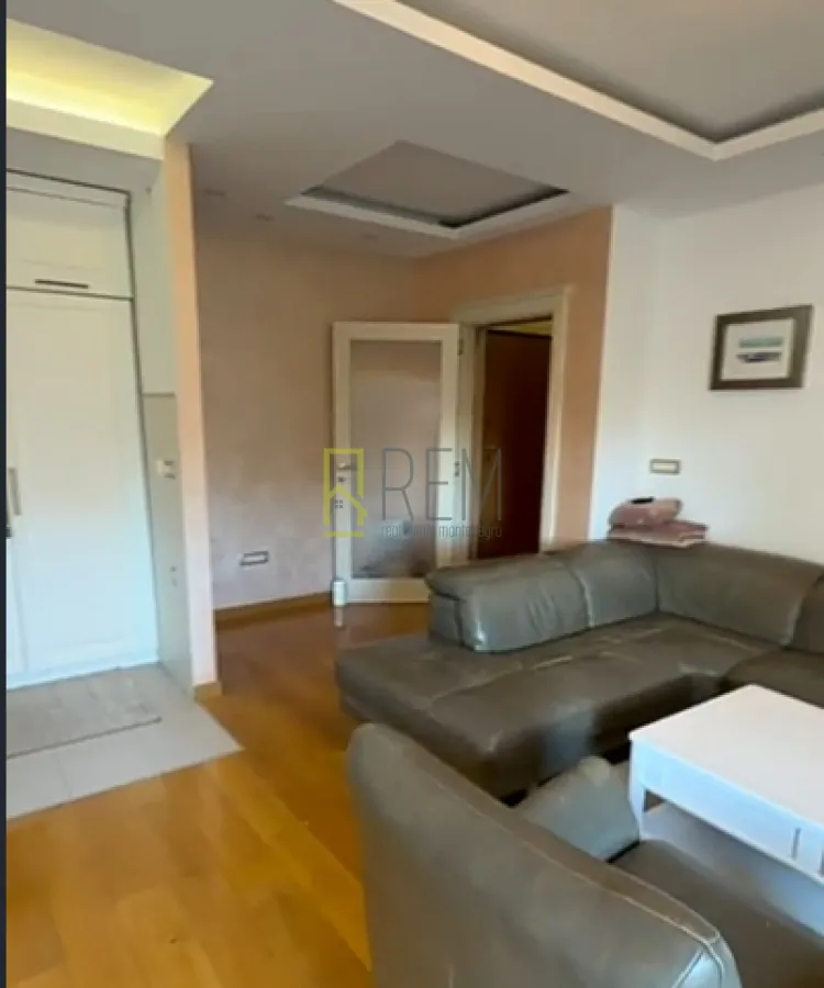 Prodaja, trosoban stan, 100m², Podgorica, Crna Gora
