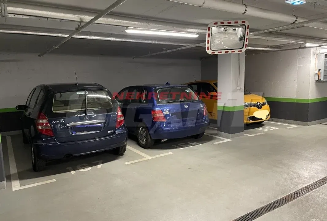 Izdavanje, parking/garaža, 13m², Novi Beograd Sve Podlokacije, Beograd