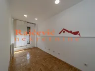 Izdavanje, poslovni prostor, 195m², Savski Venac, Beograd - image 18