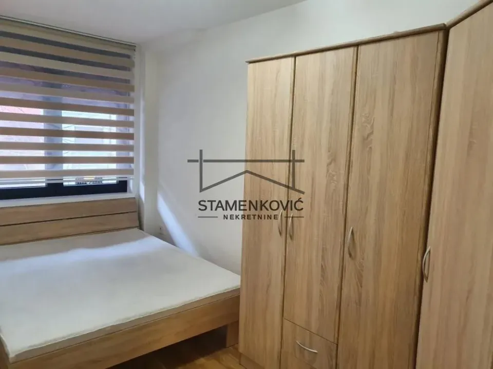 Izdavanje, jednosoban stan, 40m², Socijalno, Novi Sad Sve Podlokacije