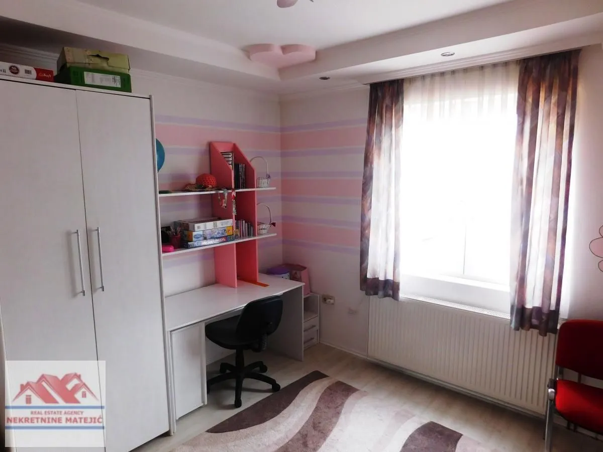 Prodaja, kuća, 250m², Ćava, Kragujevac
