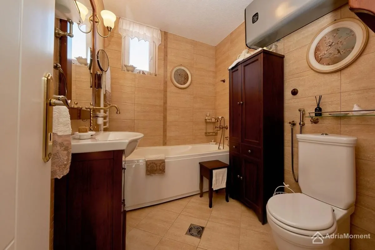 Sale, three bedroom apartment, 150m², Bečići, Budva