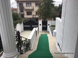 Rent, house, 550m², Senjak, Beograd