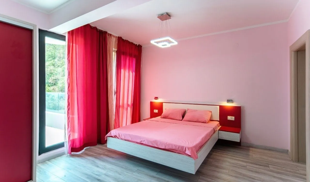 Sale, three bedroom apartment, 233m², Bečići, Budva