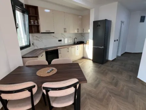 Izdavanje, dvosoban stan, 85m², Šušanj, Bar - image 7