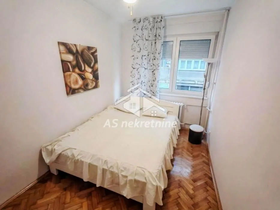 Rent, three bedroom apartment, 73m², Kalenić Pijaca, Vračar Sve Podlokacije
