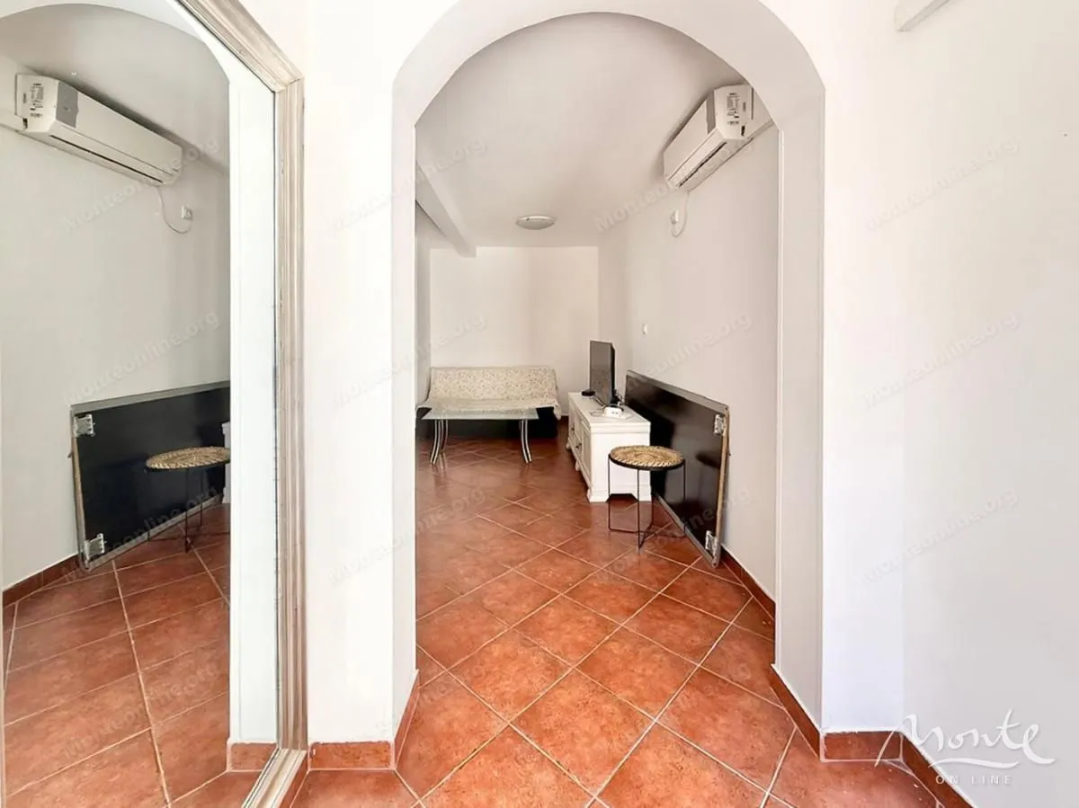 Prodaja, jednosoban stan, 69m², Muo, Kotor