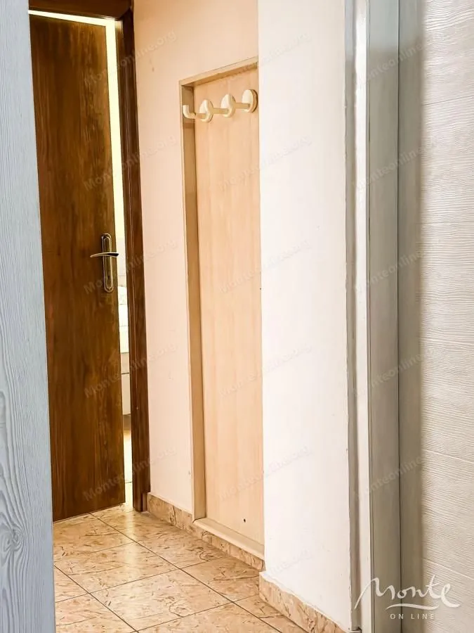 Prodaja, dvosoban stan, 60m², Škaljari, Kotor
