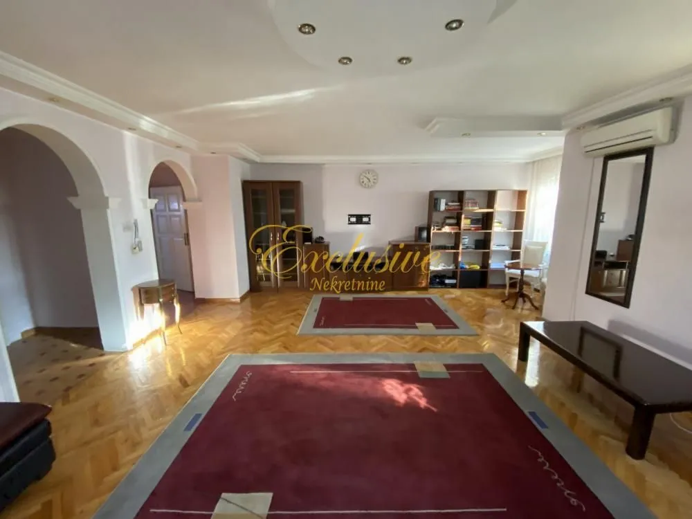 Sale, house, 365m², Čukarica, Beograd