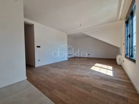 Prodaja, stan, 96m², Tivat, Crna Gora - image 2