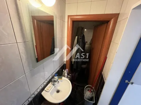 Izdavanje, poslovni prostor, 30m², Bulevar Oslobodjenja, Novi Sad Sve Podlokacije - image 3