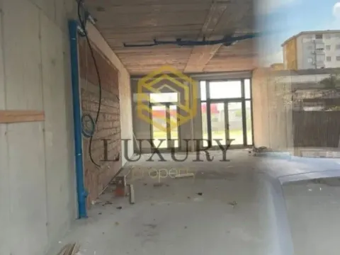 Prodaja, poslovni prostor, 46m², Pobrežje, Podgorica - image 2