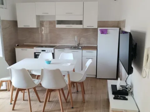 Rent, two bedroom apartment, 50m², Centar, Budva - image 4