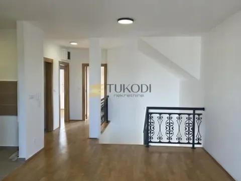 Prodaja, trosoban stan, 80m², Mišeluk, Petrovaradin - image 3