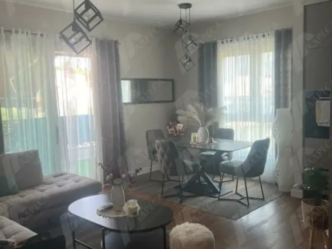 Prodaja, dvosoban stan, 70m², Mrčevac, Tivat