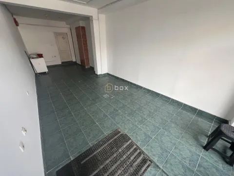 Rent, office space, 37m², Niš, Srbija