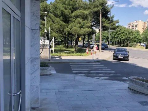 Izdavanje, poslovni prostor, 125m², Podgorica, Crna Gora - image 11