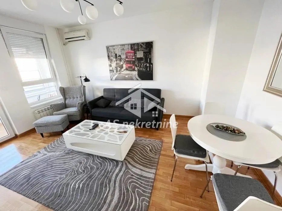 Izdavanje, stan, 41m², Novi Beograd Blok 67, Novi Beograd Sve Podlokacije