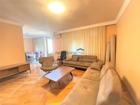 Rent, two bedroom apartment, 90m², Centar, Podgorica - image 2