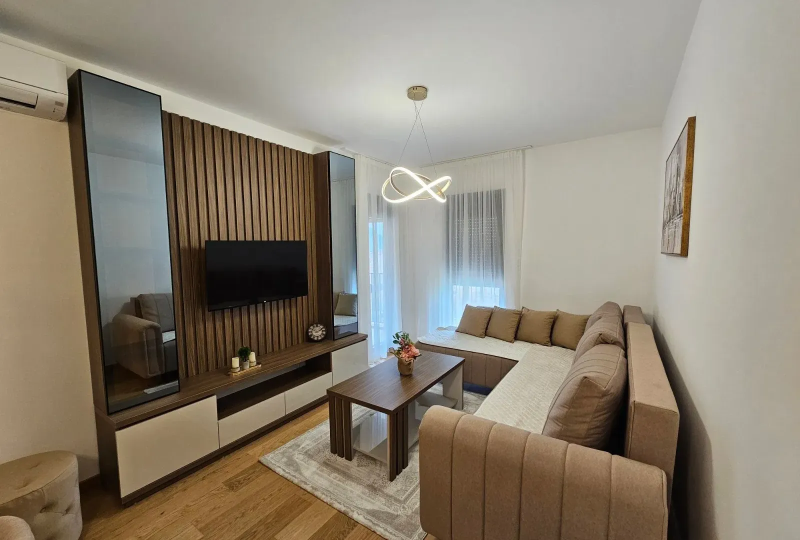 Izdavanje, dvosoban stan, 48m², City Kvart, Podgorica
