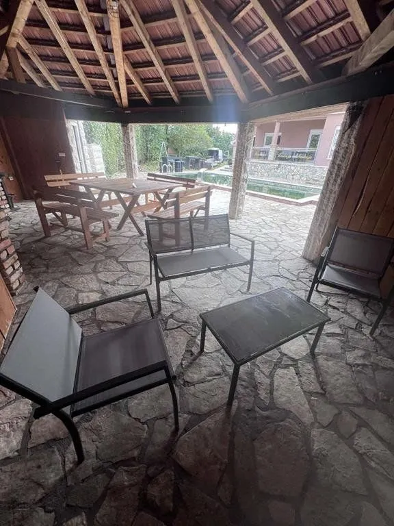 Rent, house, 330m², Podgorica, Crna Gora