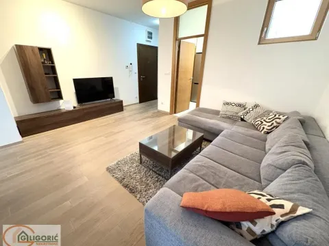 Izdavanje, trosoban stan, 70m², Kalenić Pijaca, Vračar Sve Podlokacije - image 2