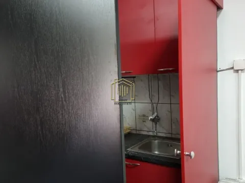 Izdavanje, poslovni prostor, 80m², Stari Aerodrom, Podgorica - image 6