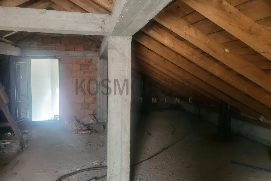 Prodaja, dvosoban stan, 108m², Kneževac, Beograd