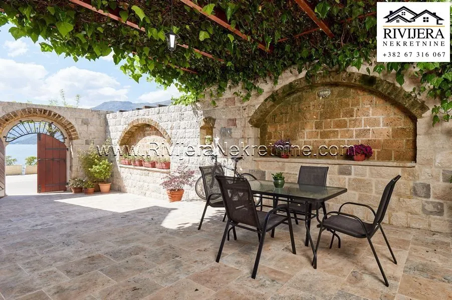 Sale, house, 450m², Dobrota, Kotor
