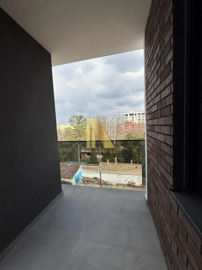 Prodaja, četvorosoban stan, 116m², Bulevar Evrope, Novi Sad Sve Podlokacije