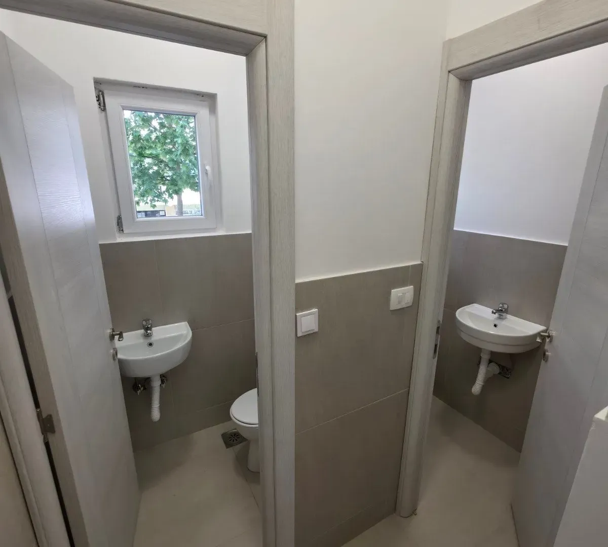 Rent, office space, 115m², Blok 6, Podgorica