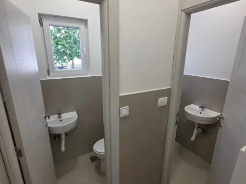 Izdavanje, poslovni prostor, 115m², Blok 6, Podgorica - image 5