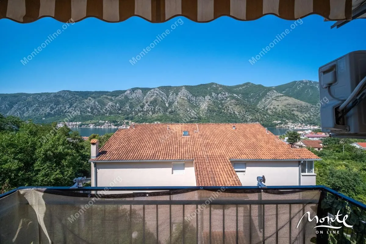 Sale, three bedroom apartment, 88m², Dobrota, Kotor