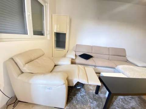 Izdavanje, jednosoban stan, 48m², City Kvart, Podgorica - image 11