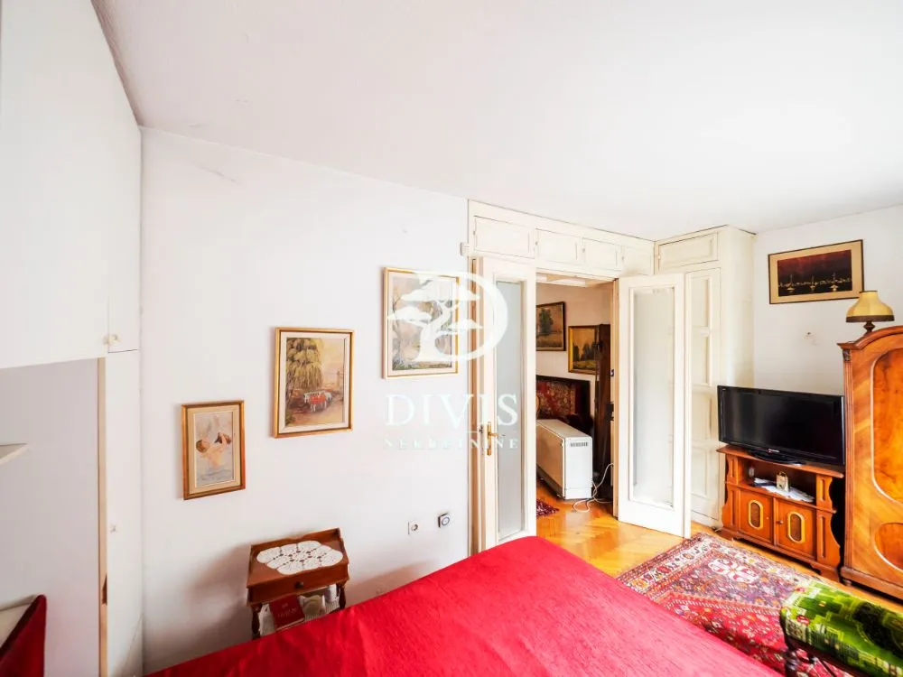 Prodaja, trosoban stan, 80m², Skadarlija, Beograd